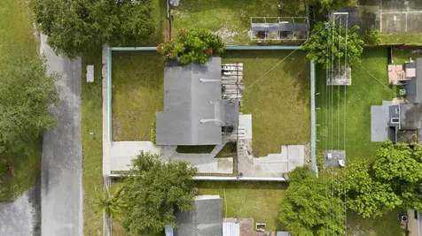 6404 Oak Street Hollywood FL 33024