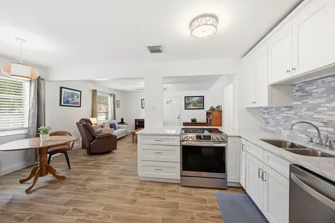 6404 Oak Street Hollywood FL 33024