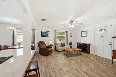 6404 Oak Street Hollywood FL 33024