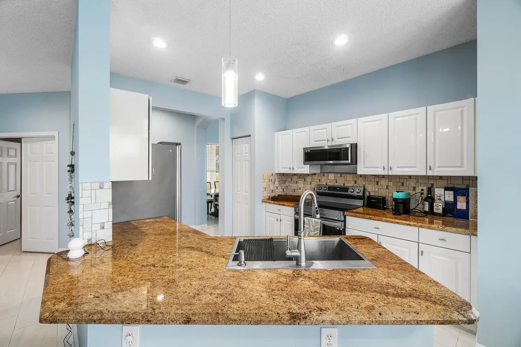 4180 Manor Forest Trail Boynton Beach FL 33436