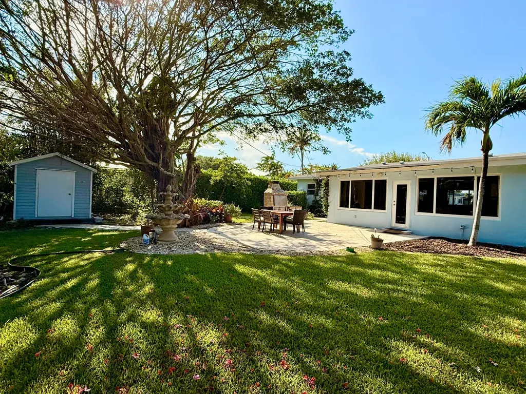 145 Vassar Drive Lake Worth Beach FL 33460
