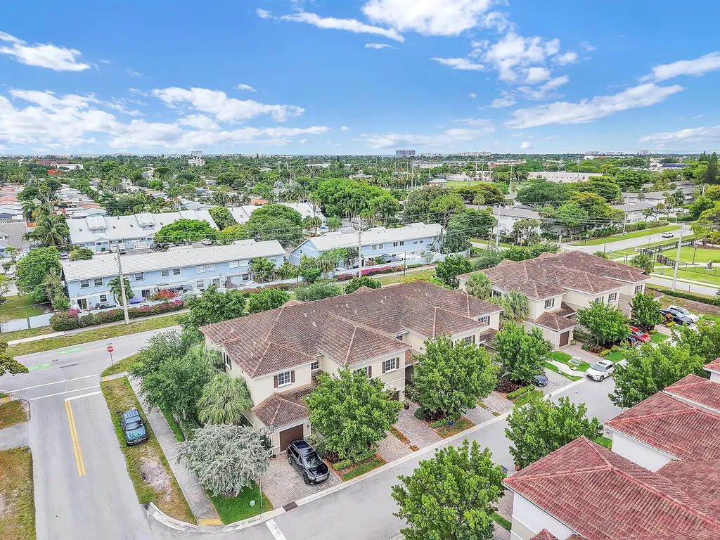 358 SE 1st Way Deerfield Beach FL 33441