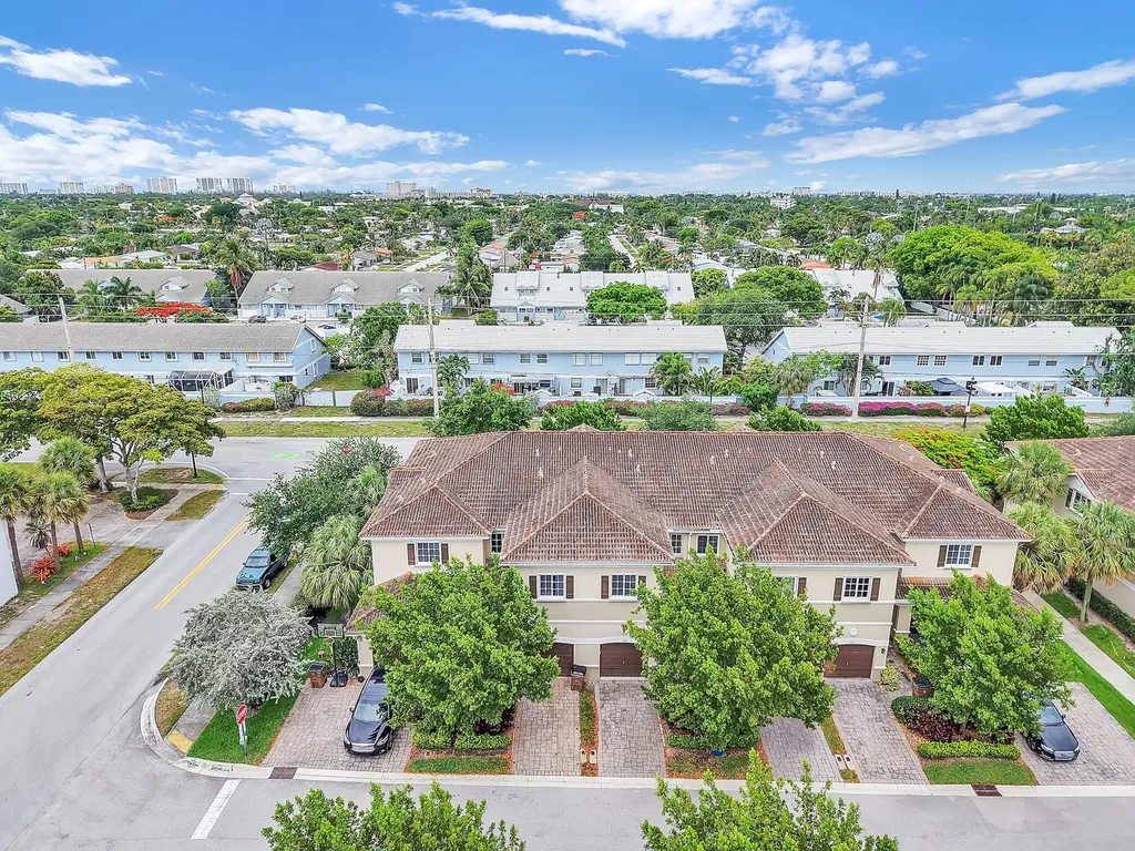 358 SE 1st Way Deerfield Beach FL 33441