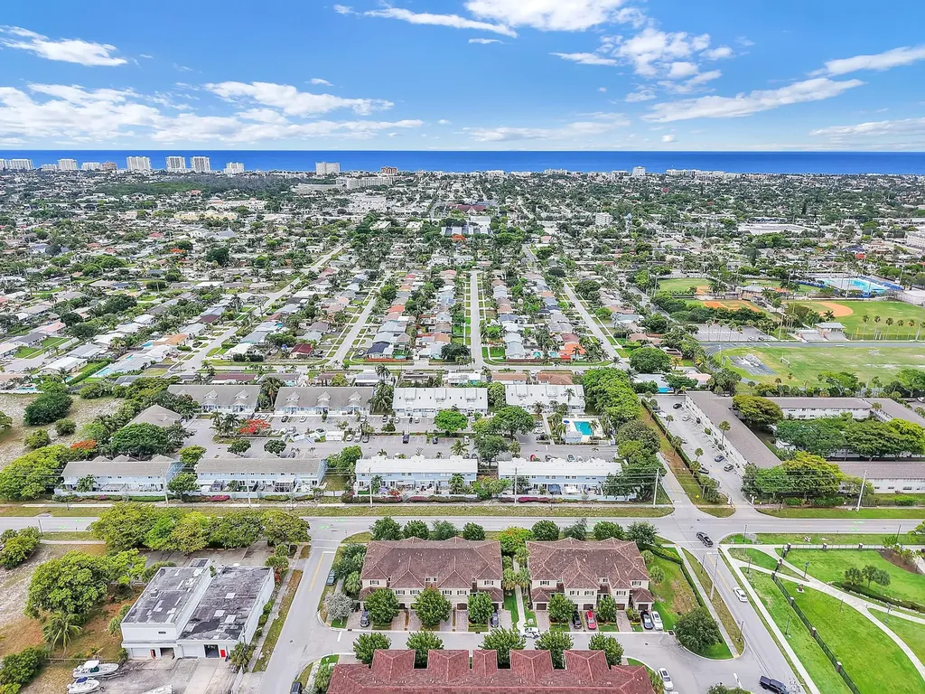 358 SE 1st Way Deerfield Beach FL 33441