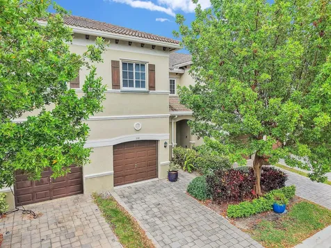 358 SE 1st Way Deerfield Beach FL 33441
