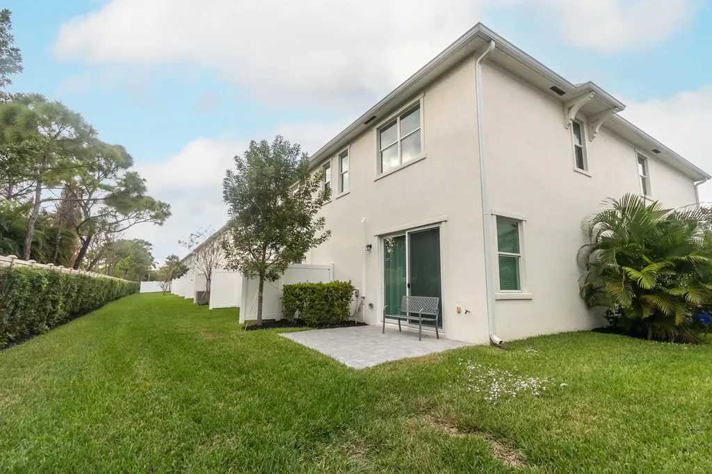 4578 Meyerson Place Lake Worth FL 33463