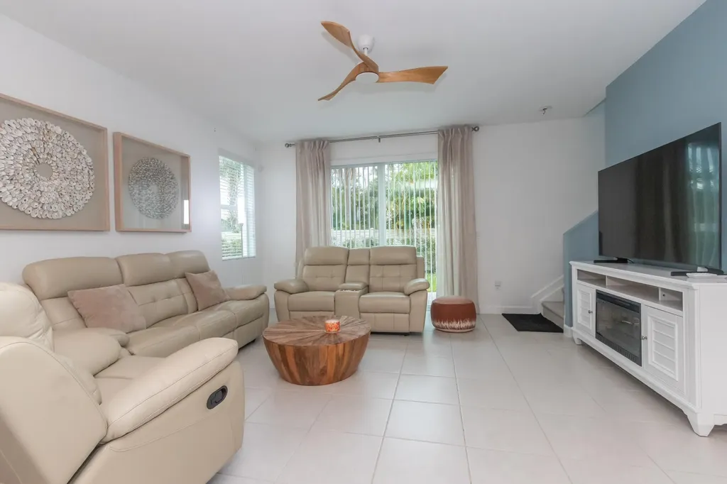 4578 Meyerson Place Lake Worth FL 33463