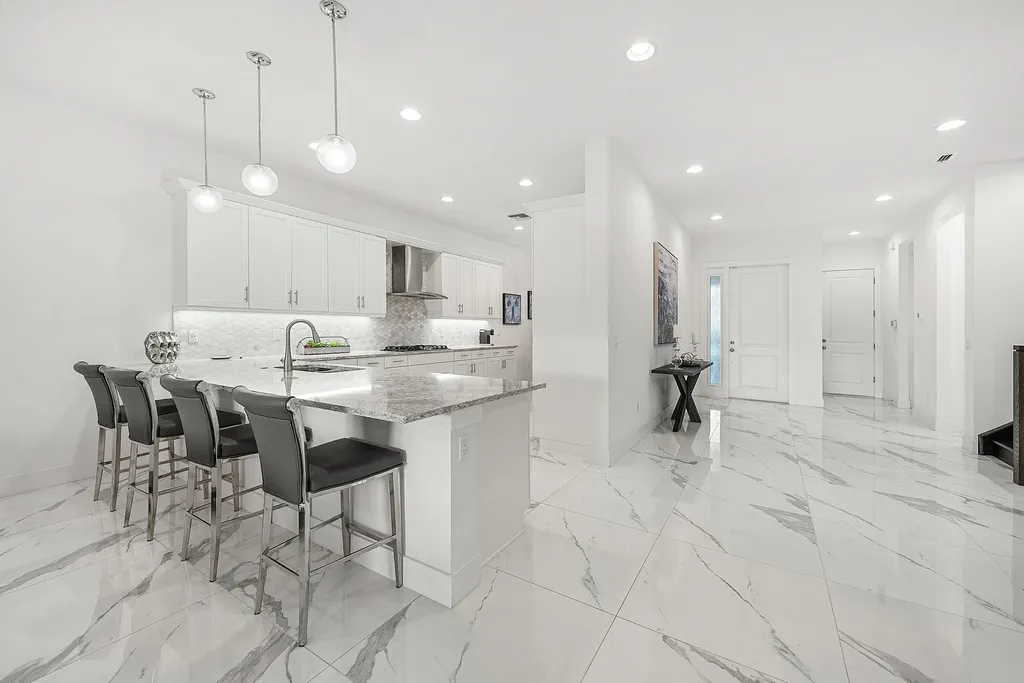 13689 Artisan Circle Palm Beach Gardens FL 33418
