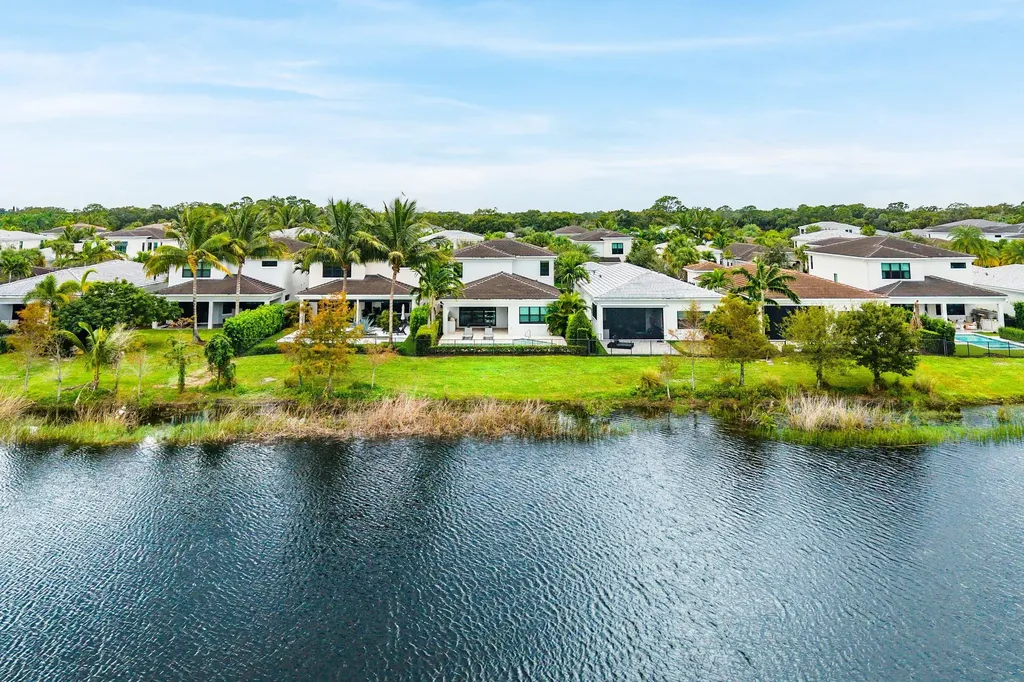 13689 Artisan Circle Palm Beach Gardens FL 33418