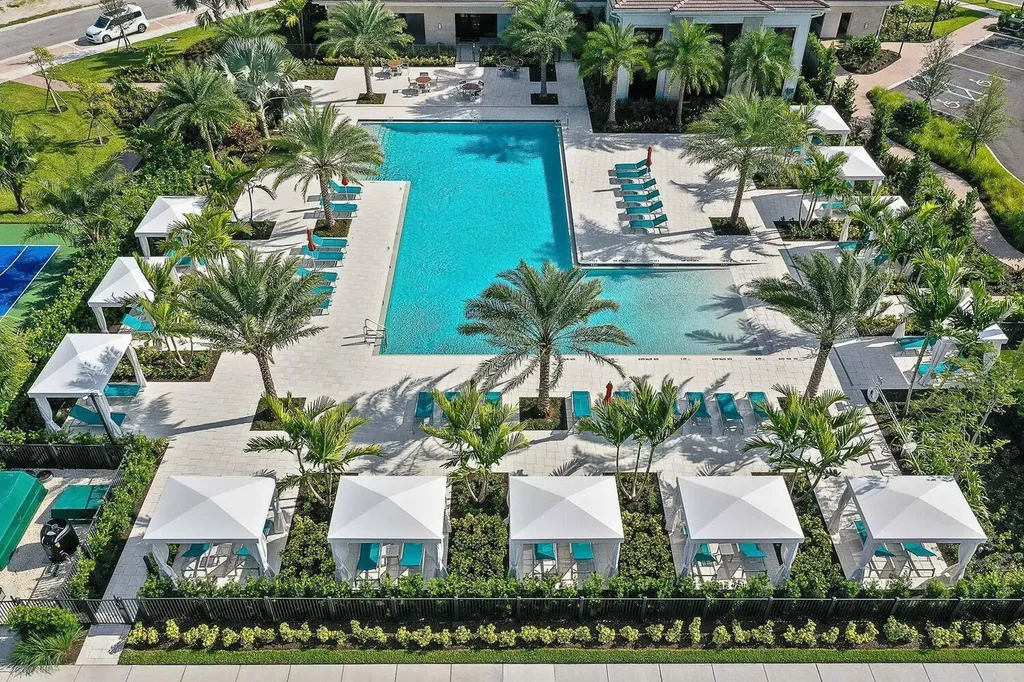13689 Artisan Circle Palm Beach Gardens FL 33418