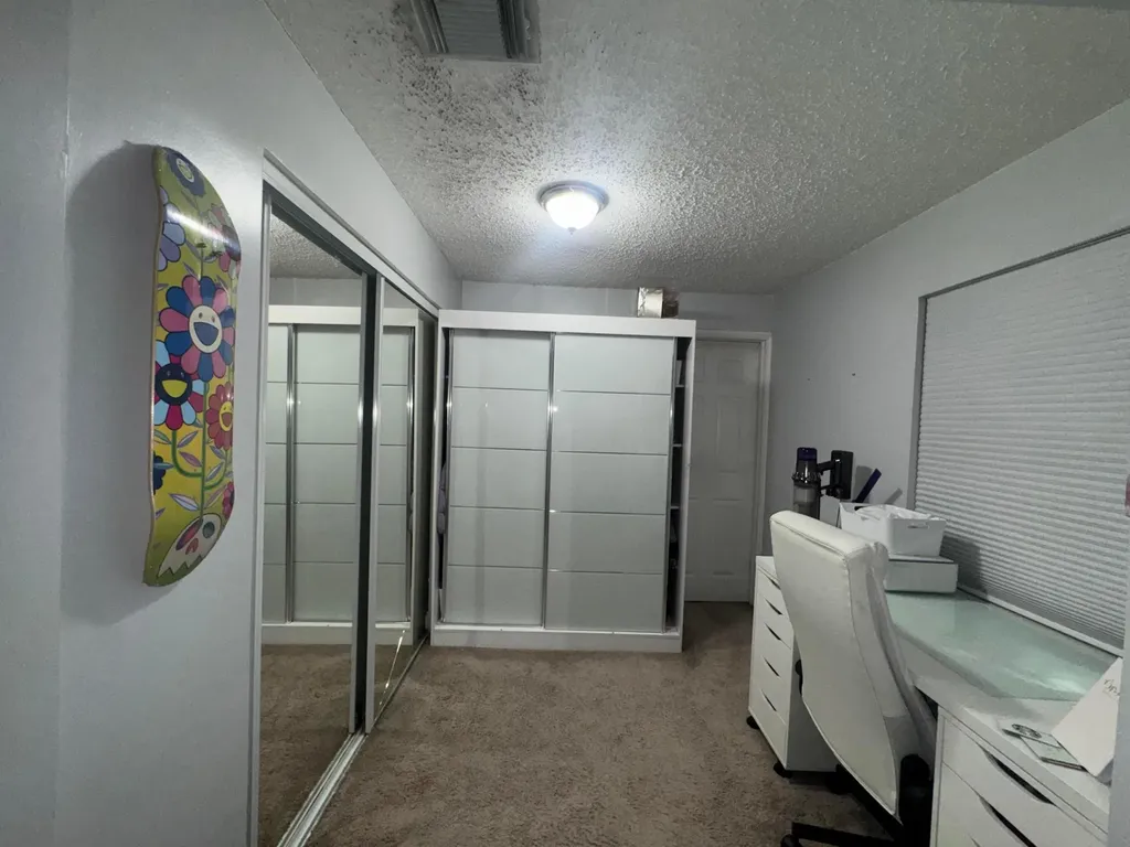 4328 Pine Street West Palm Beach FL 33406