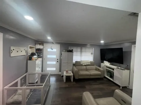 4328 Pine Street West Palm Beach FL 33406