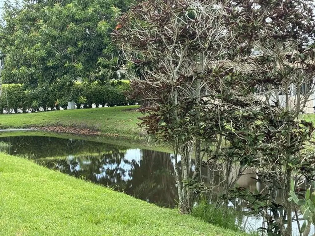 126 E Seville E Delray Beach FL 33446