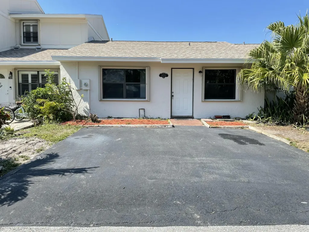 16344 Country Lake Circle Delray Beach FL 33484