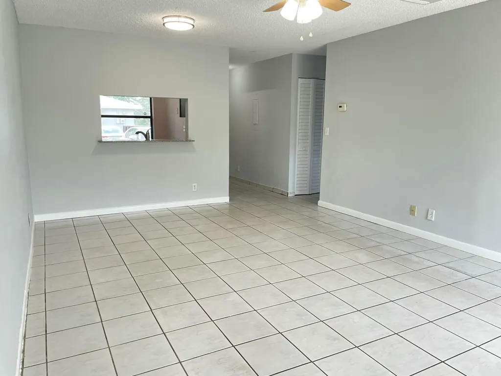 16344 Country Lake Circle Delray Beach FL 33484