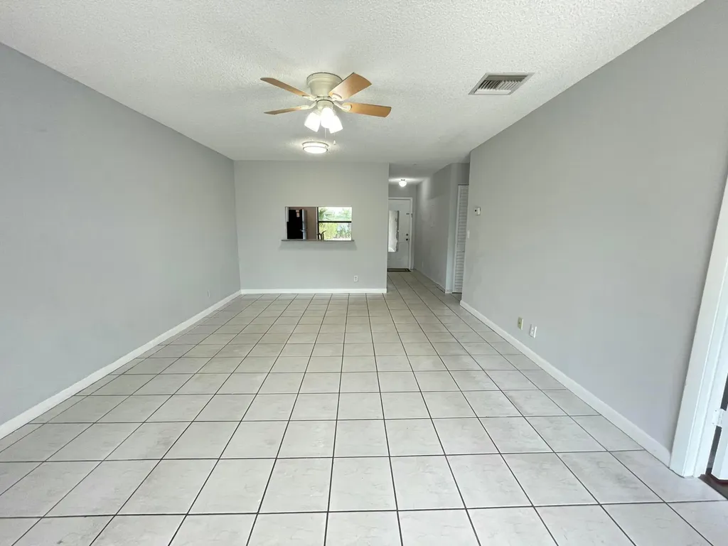 16344 Country Lake Circle Delray Beach FL 33484