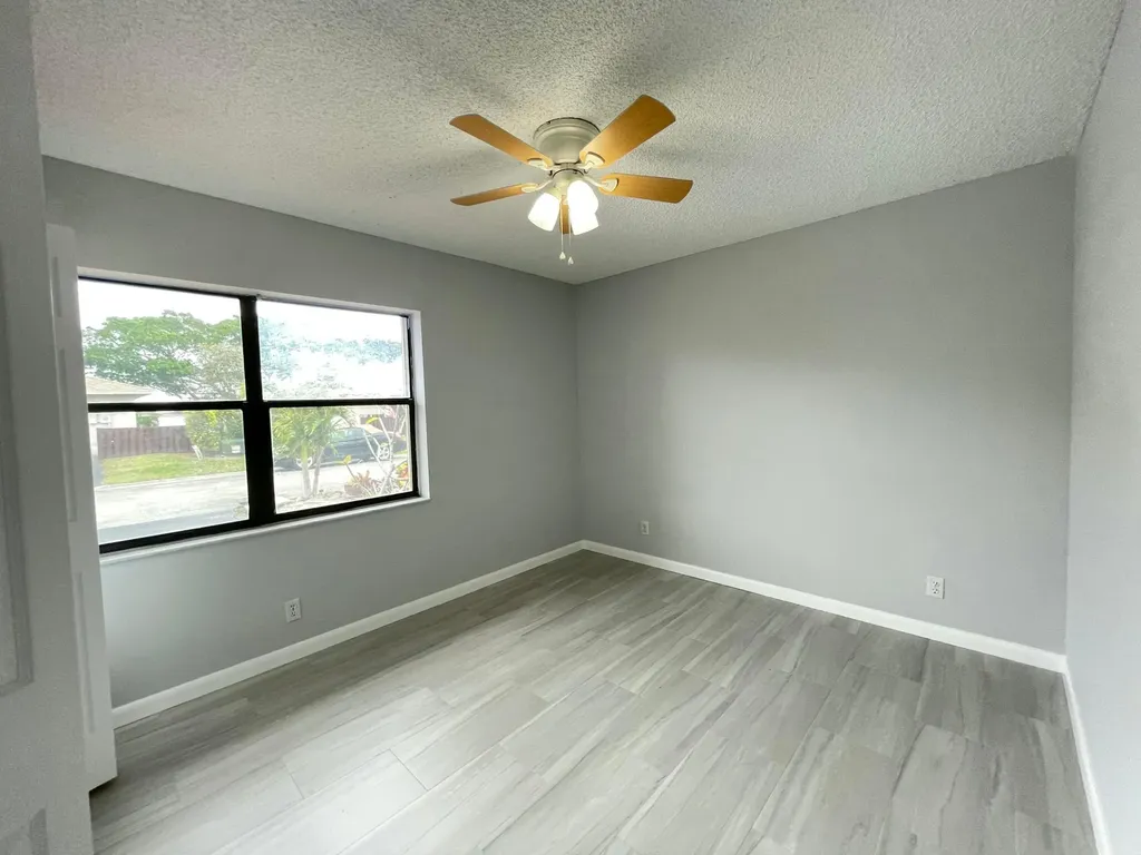 16344 Country Lake Circle Delray Beach FL 33484