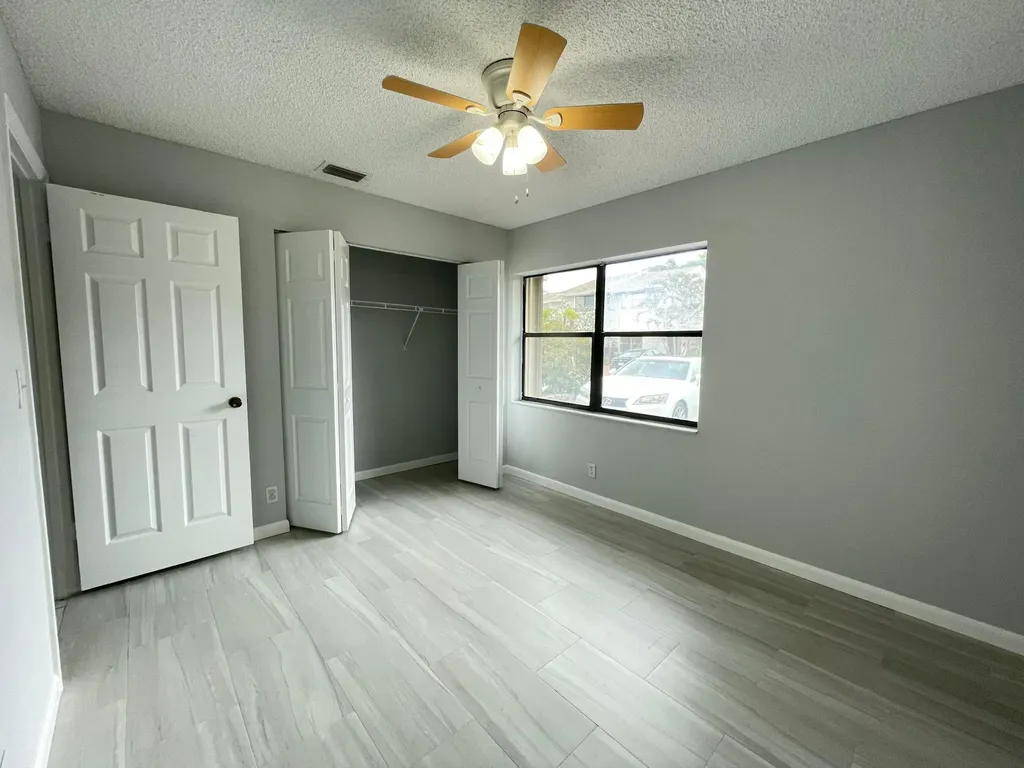 16344 Country Lake Circle Delray Beach FL 33484
