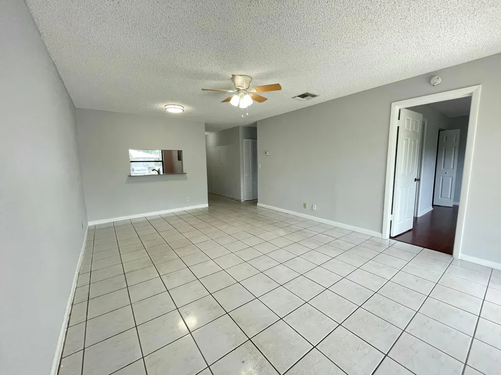 16344 Country Lake Circle Delray Beach FL 33484