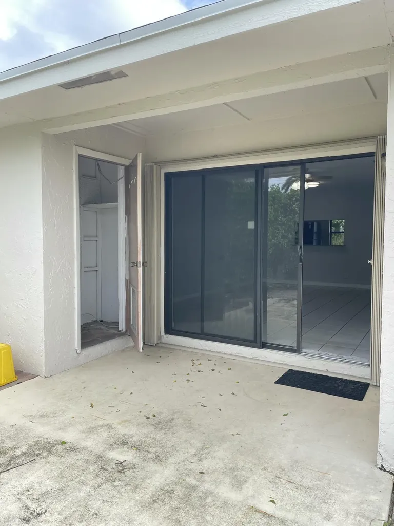 16344 Country Lake Circle Delray Beach FL 33484