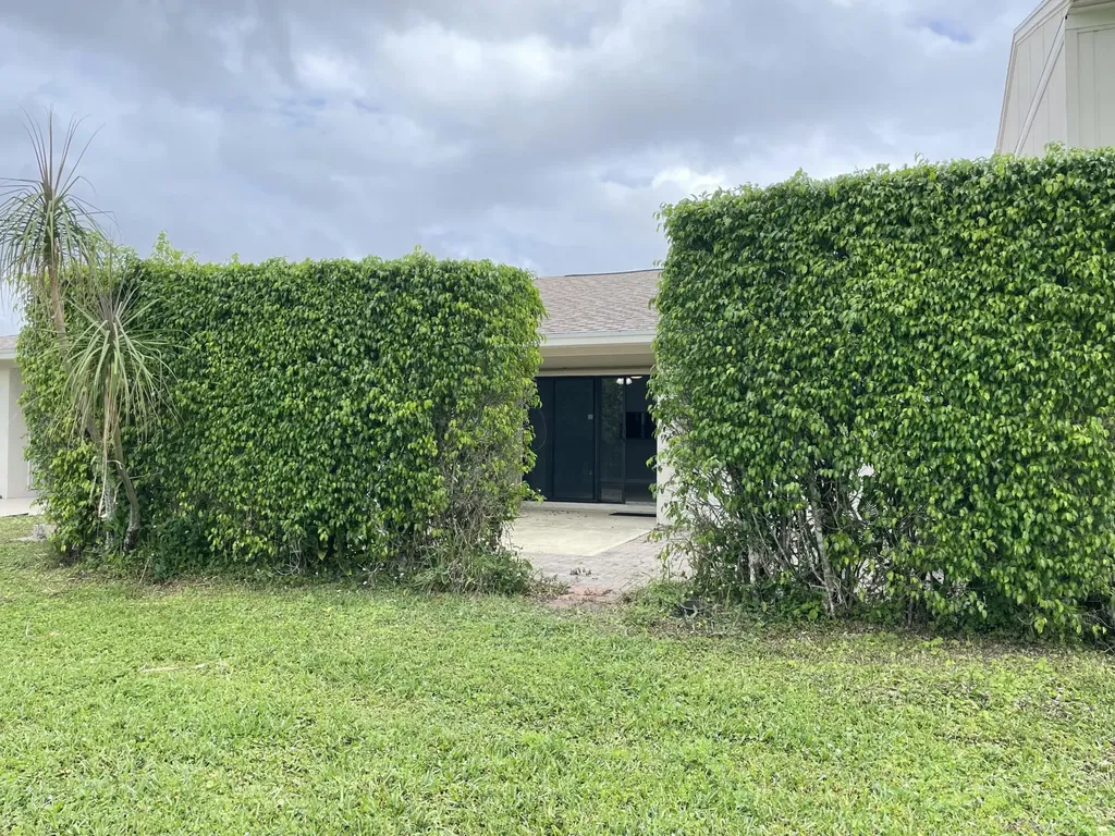 16344 Country Lake Circle Delray Beach FL 33484