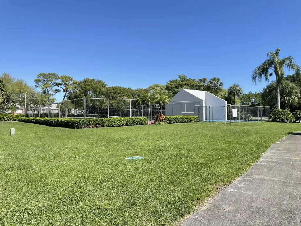 16344 Country Lake Circle Delray Beach FL 33484