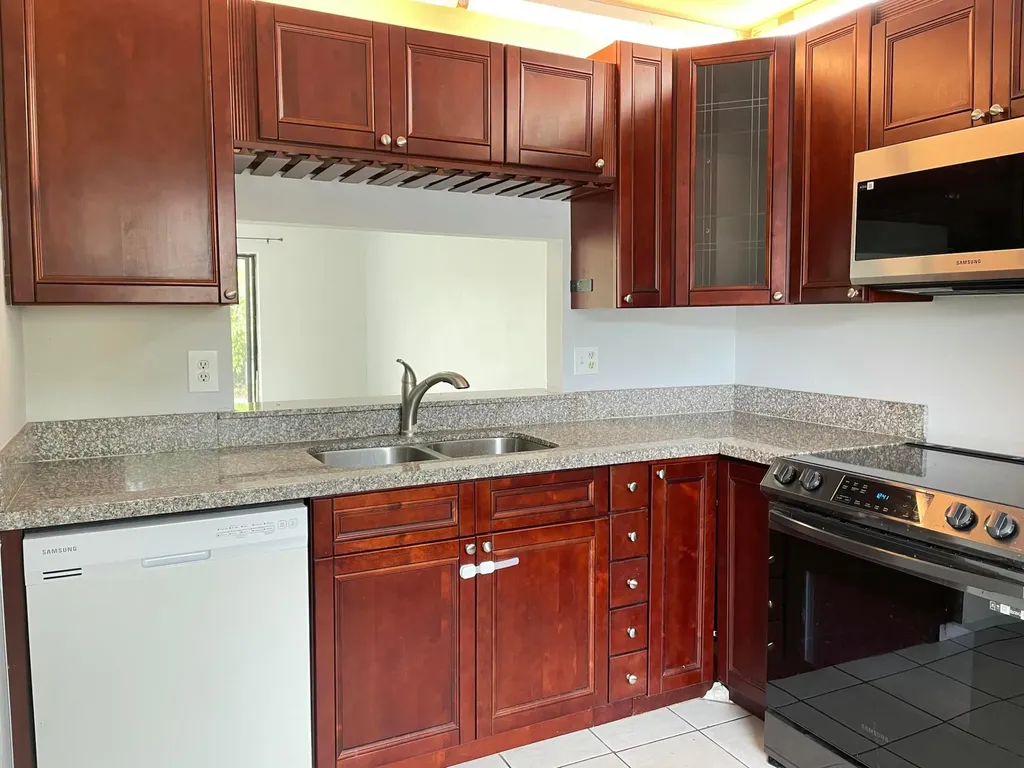 16344 Country Lake Circle Delray Beach FL 33484