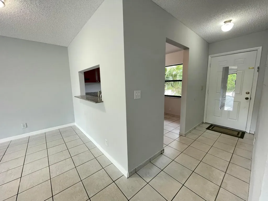 16344 Country Lake Circle Delray Beach FL 33484