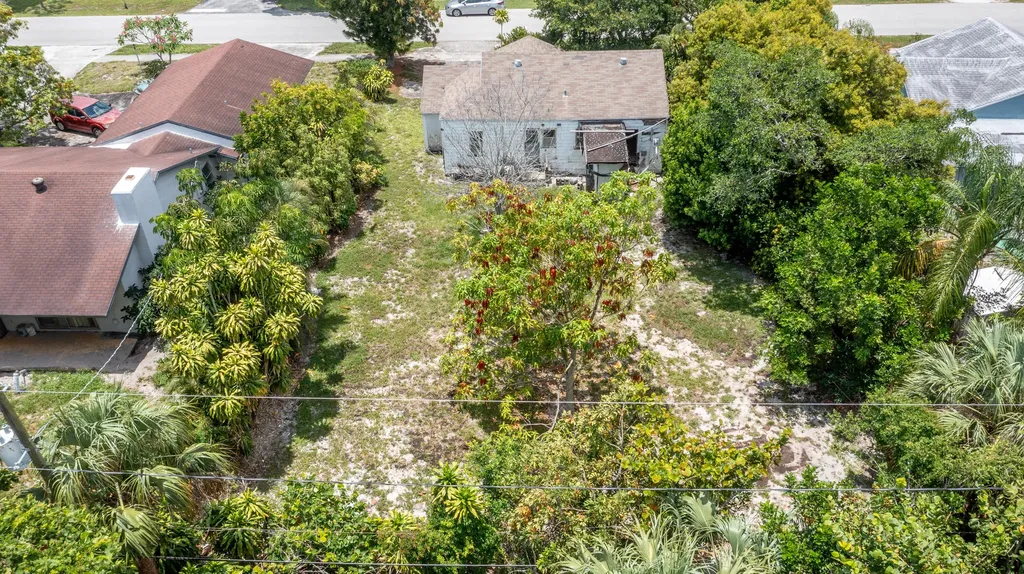 229 SW 4th Avenue Delray Beach FL 33444
