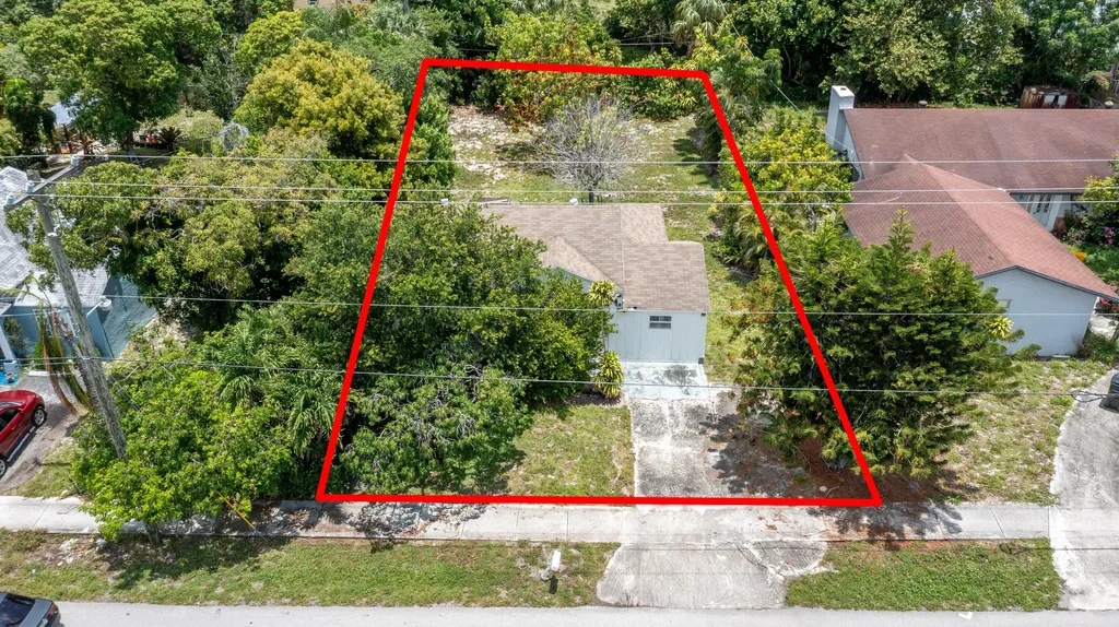 229 SW 4th Avenue Delray Beach FL 33444