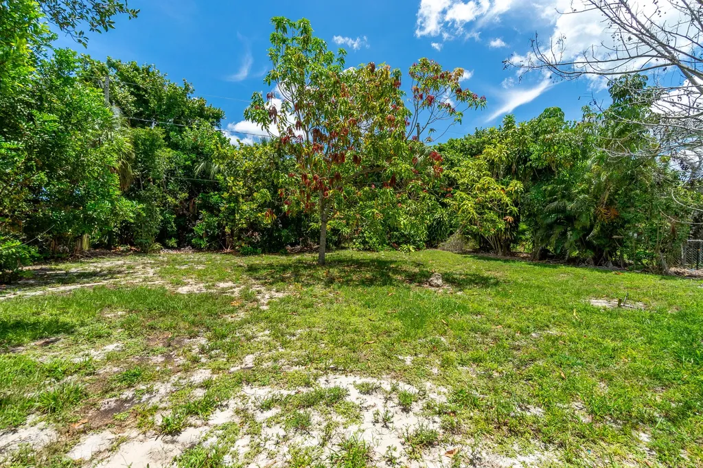 229 SW 4th Avenue Delray Beach FL 33444