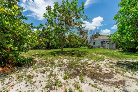 229 SW 4th Avenue Delray Beach FL 33444