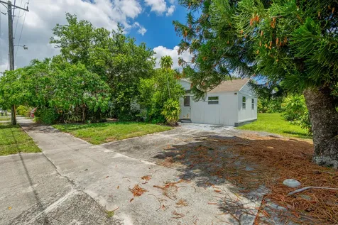 229 SW 4th Avenue Delray Beach FL 33444