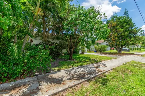 229 SW 4th Avenue Delray Beach FL 33444
