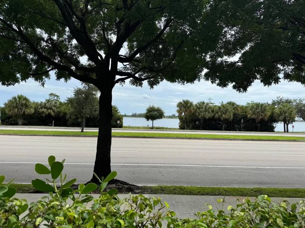 300 S Australian Avenue West Palm Beach FL 33401