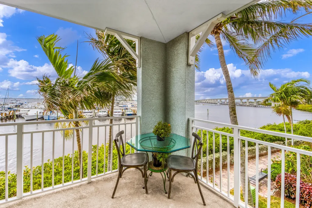 875 NW Flagler Avenue Stuart FL 34994