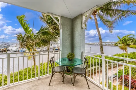 875 NW Flagler Avenue Stuart FL 34994