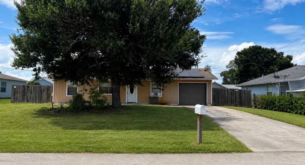 1271 SW Porter Road Port St Lucie FL 34953