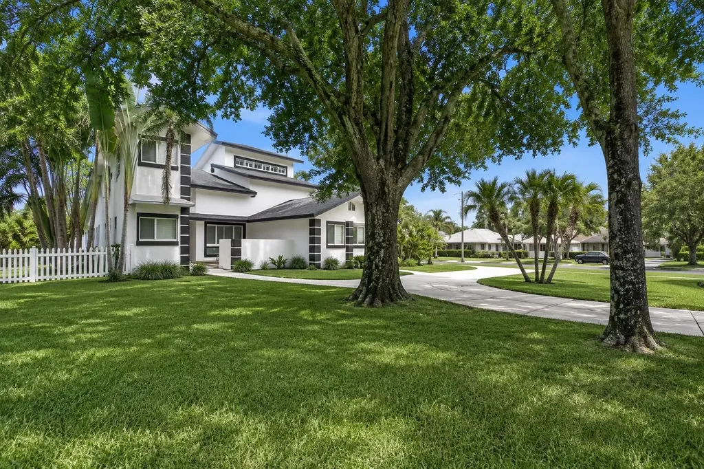 10400 W Tara Boulevard Boynton Beach FL 33437