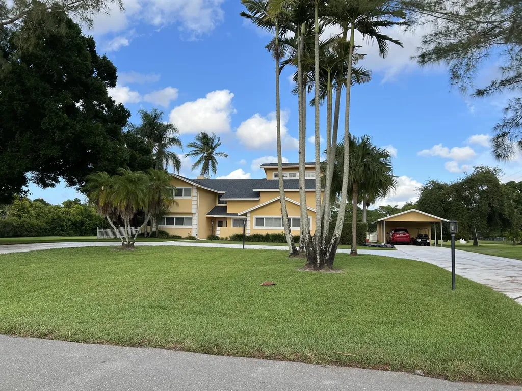 10400 W Tara Boulevard Boynton Beach FL 33437