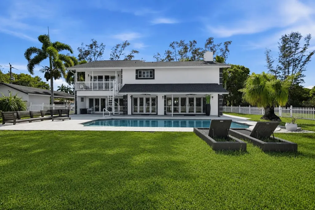 10400 W Tara Boulevard Boynton Beach FL 33437