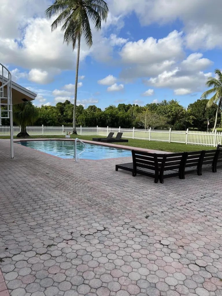 10400 W Tara Boulevard Boynton Beach FL 33437