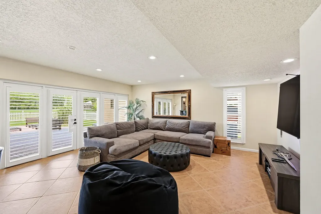 10400 W Tara Boulevard Boynton Beach FL 33437