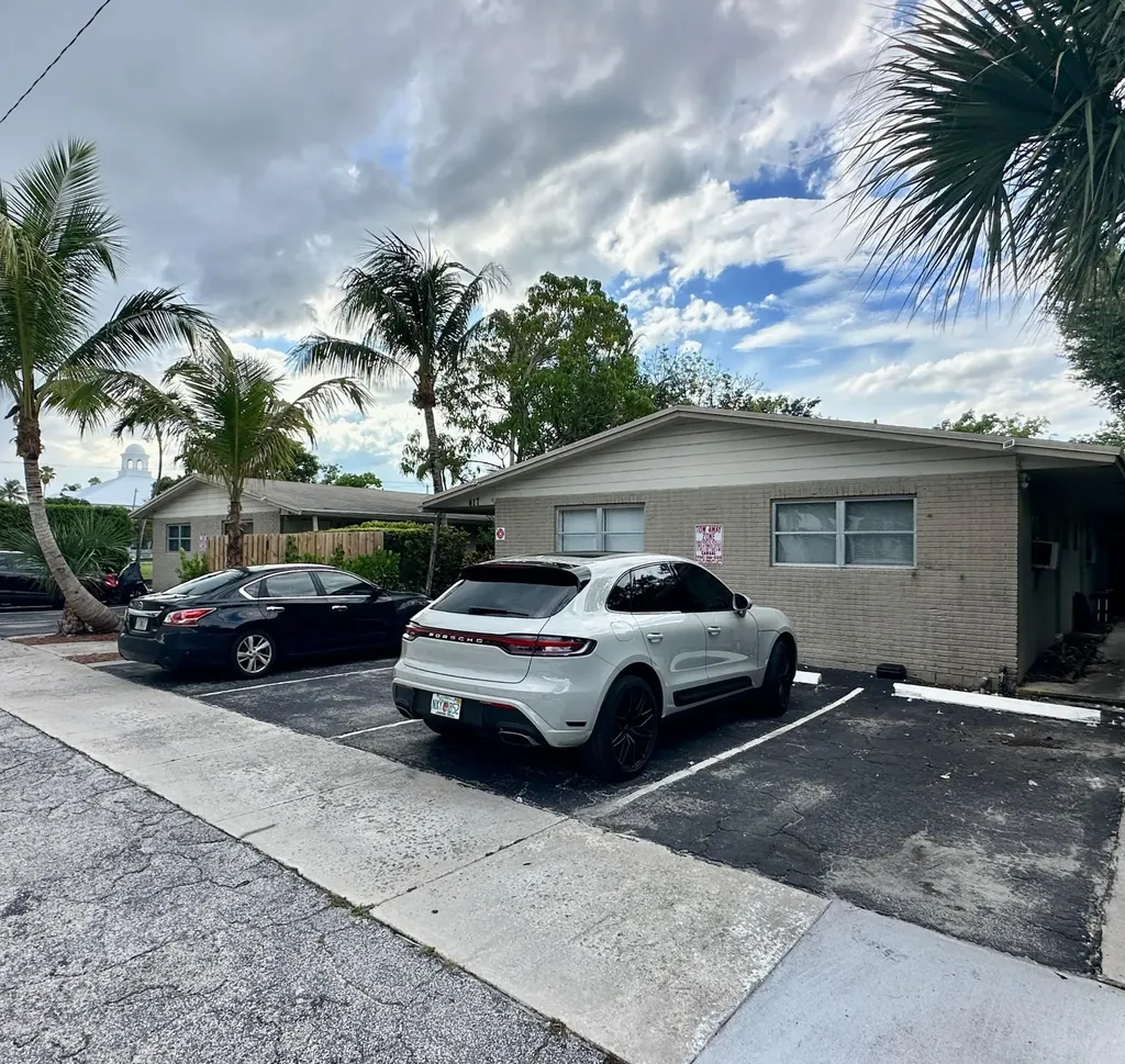 417 SE 12th Court Fort Lauderdale FL 33316