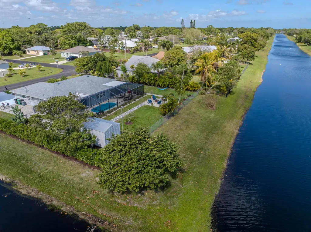 2513 SE Hallahan Street Port St Lucie FL 34952