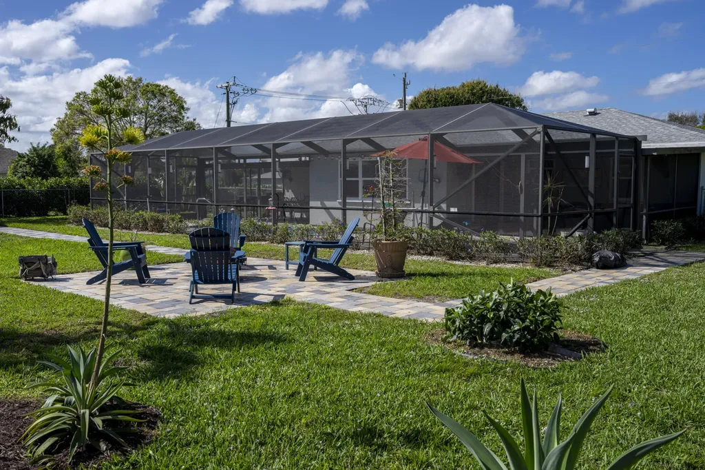 2513 SE Hallahan Street Port St Lucie FL 34952