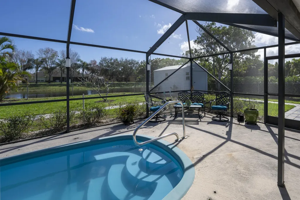 2513 SE Hallahan Street Port St Lucie FL 34952