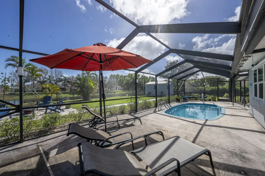 2513 SE Hallahan Street Port St Lucie FL 34952