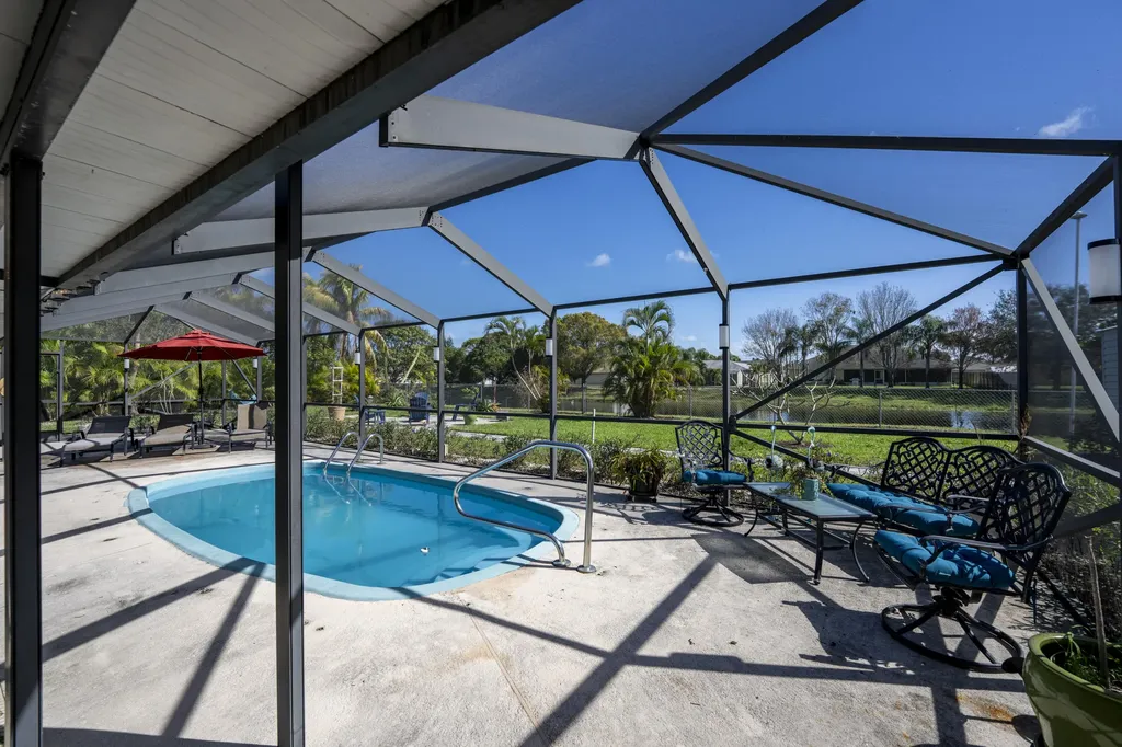2513 SE Hallahan Street Port St Lucie FL 34952