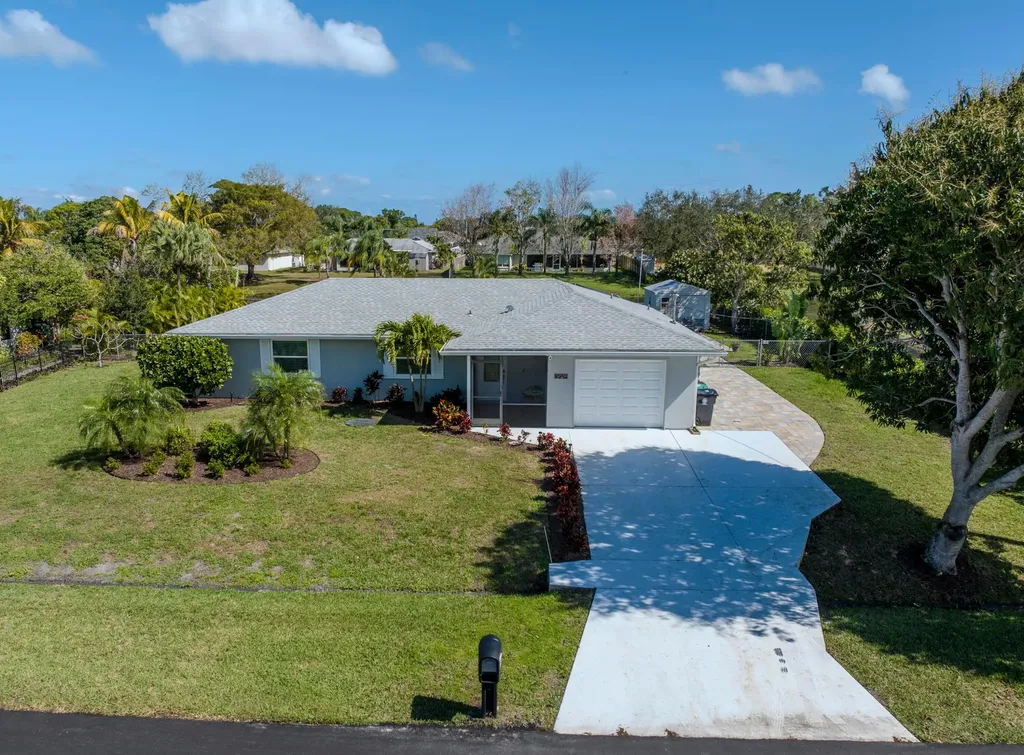 2513 SE Hallahan Street Port St Lucie FL 34952
